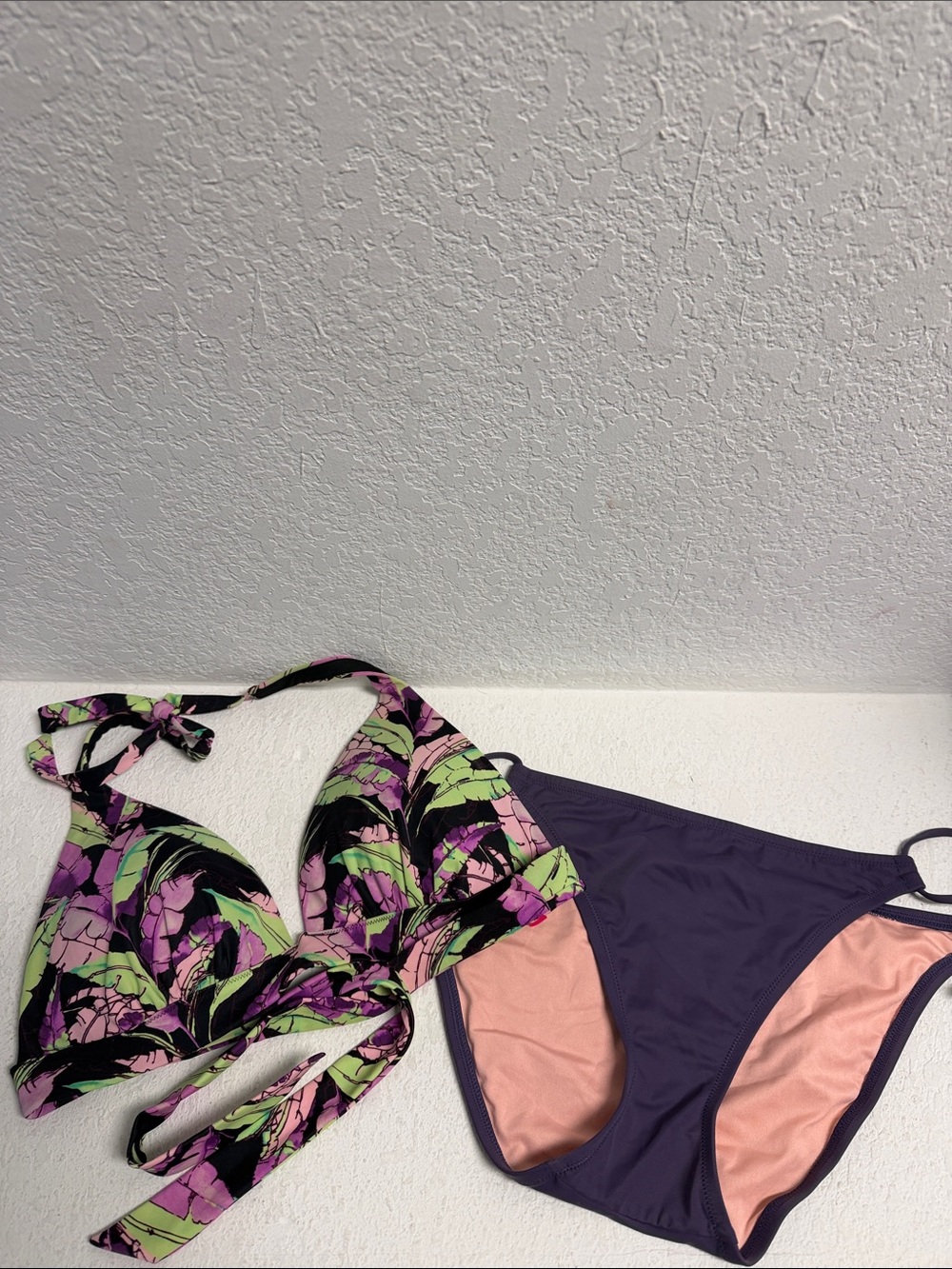 Woman’s Victoria Secret Floral Bikini set L